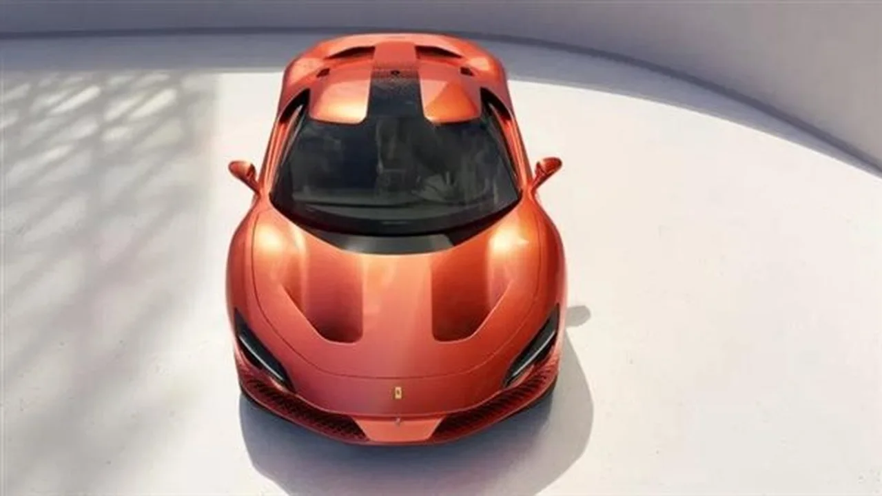 بلمسة آبل.. مصمم الآيفون يضع لمساته داخل مقصورة أول سيارة كهربائية من فيراري